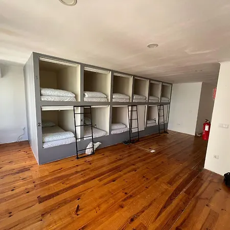 Lisbora Beds Daora *